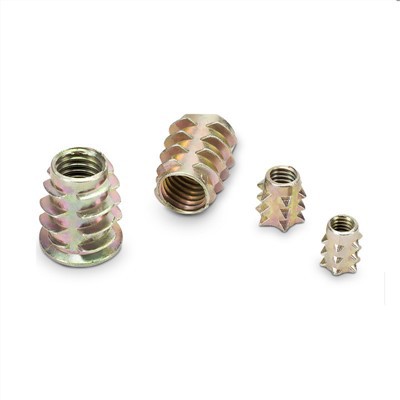 הכנס אום עם הברגה של רהיטים